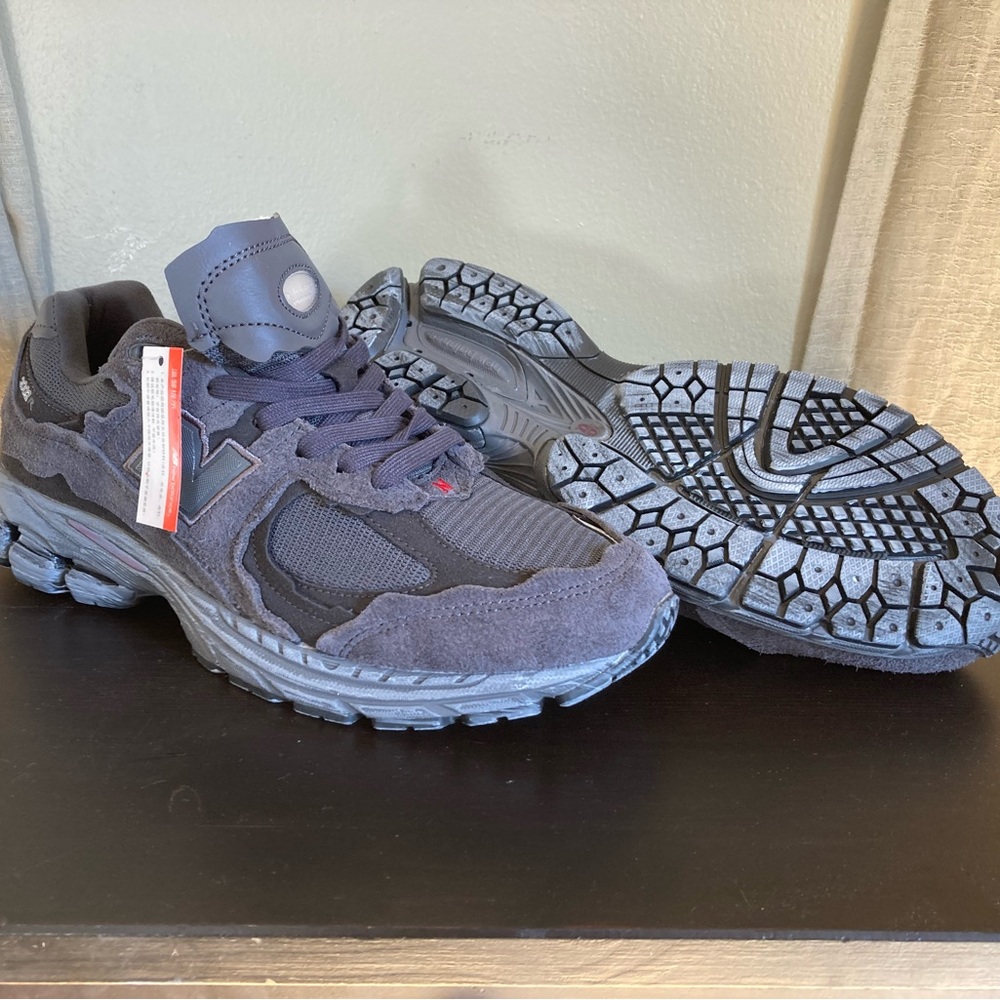 New Balance 2002R Protection Pack Phantom Shoes size 9.5 US. New with tags!